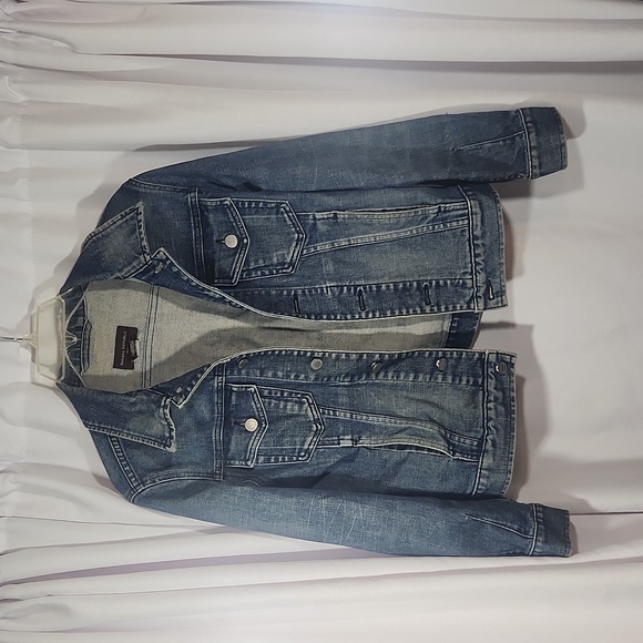 Banana Republic Jackets & Blazers - Banana Replublic Denim Button up Jacket Size XS